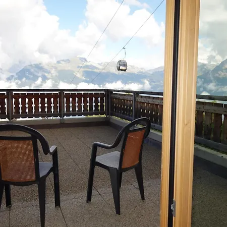 아파트 Near Slope