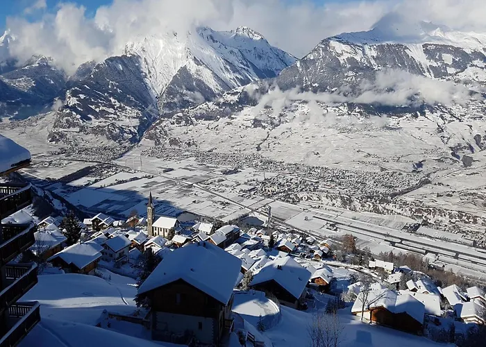 아파트 Near Slope